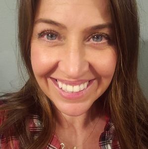 Meet your Posher, Devora